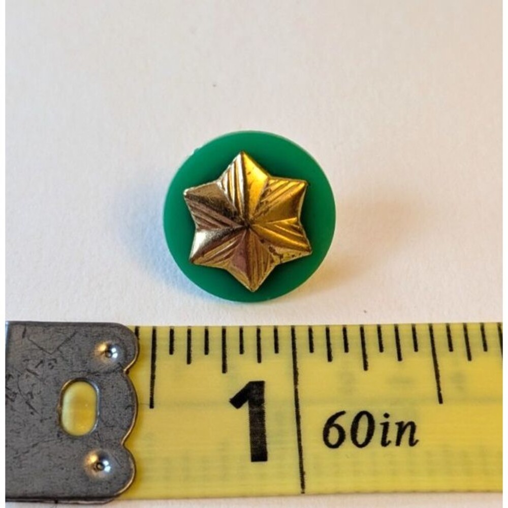 VTG 1990s Brownie Girl Scouts Gold Tone Star Membership Service Pin Green Back